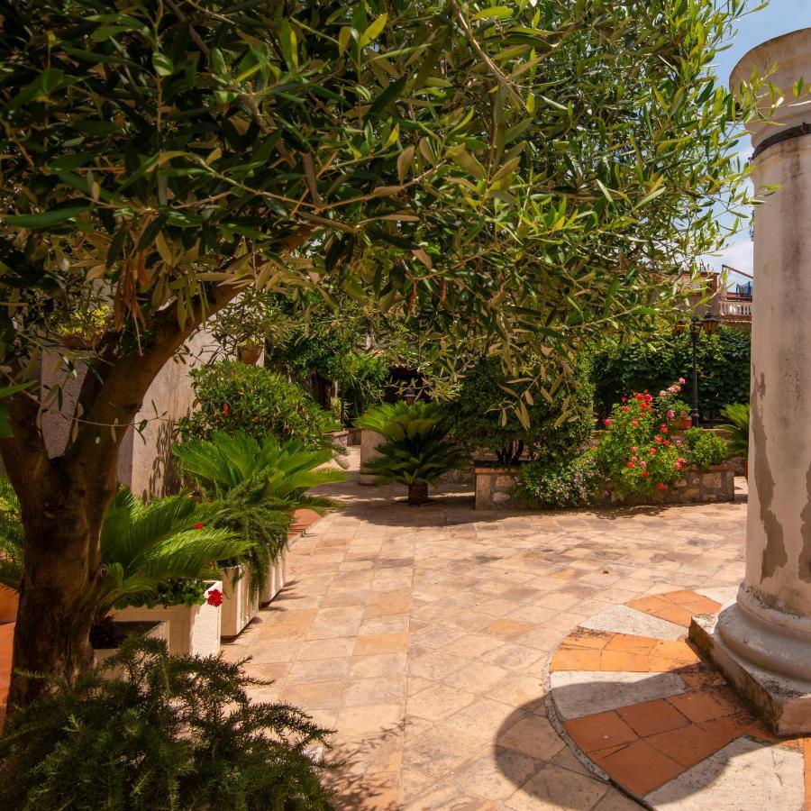Torre Caetana Bed & Breakfast Minturno Exterior photo